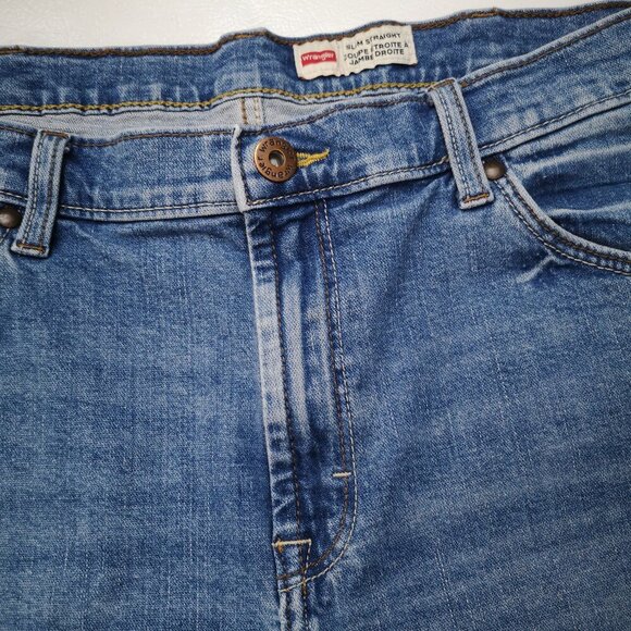 Wrangler Men's Size 36/30 Lighter Wash Slim Straight Blue Jeans - Picture 9 of 13